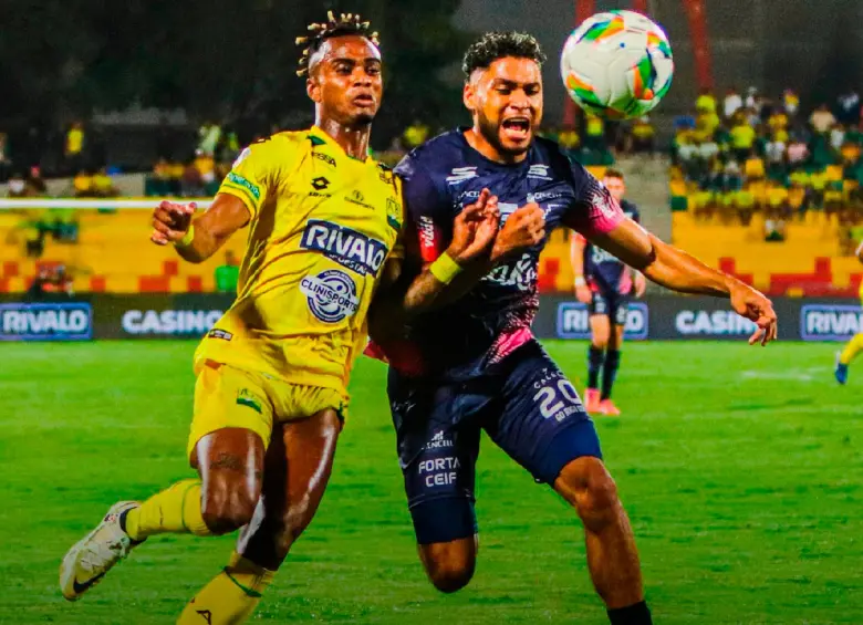 Bucaramaga y Fortaleza brindaron un buen espectáculo en la tercera jornada de cuadrangulares. FOTO X-BUCARAMANGA