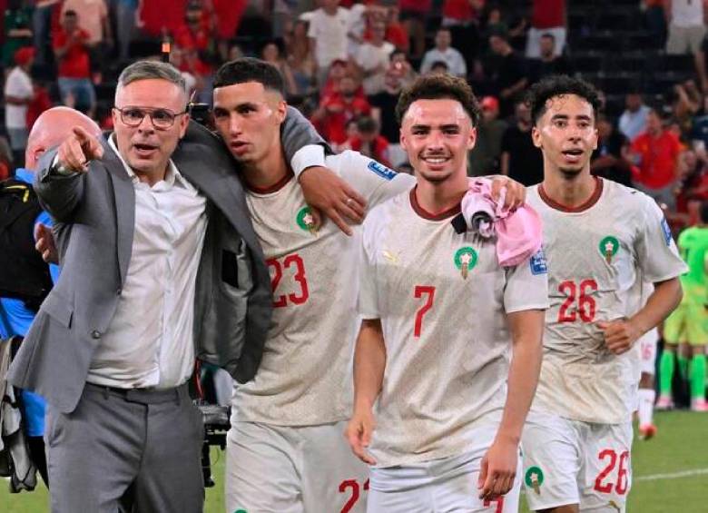 Tras eliminar a Países Bajos en la tanda de penales, el técnico de los ‘Leones del Atlas’ reafirmó la confianza de su plantel y advirtió que seguirán haciendo historia. FOTO: AFP