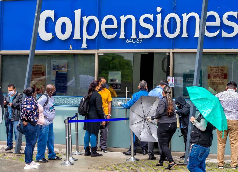 La reforma insiste en un sistema de pilares, en el que los aportes hasta por 3 salarios mínimos sean administrados por Colpensiones. FOTO JUAN ANTONIO SÁNCHEZ