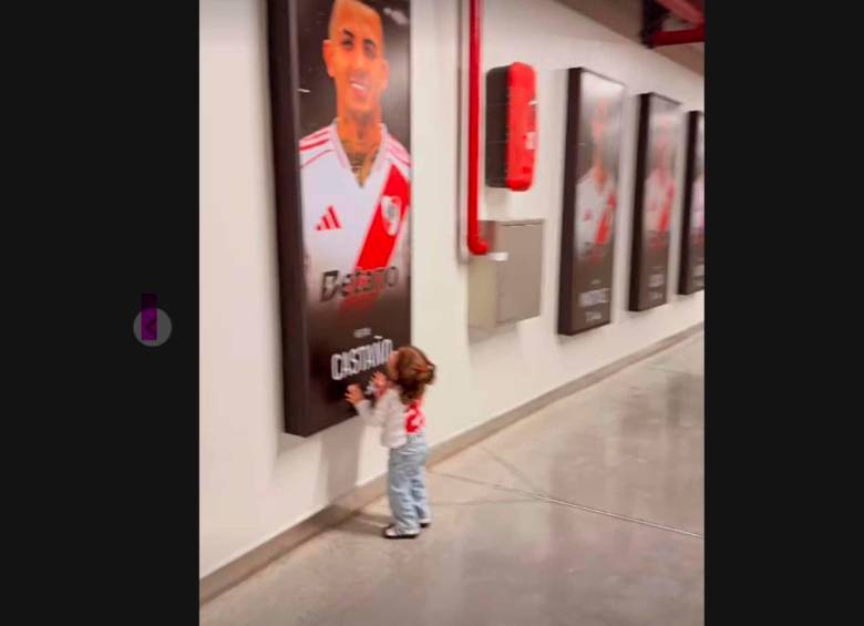 La pequeña hija de Kevin Castaño protagoniza un tierno video que es viral en redes sociales. FOTO: Captura de video