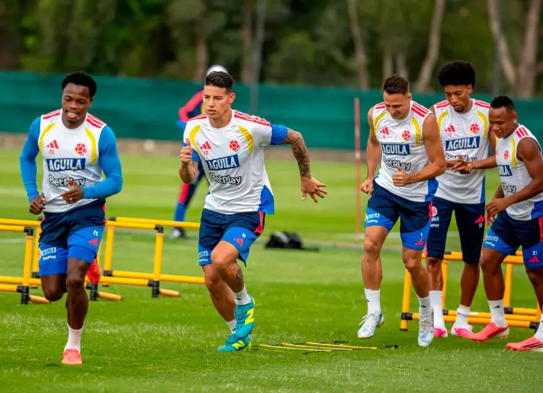 Los jugadores de Colombia durante la práctica de este domingo en Guadalajara. FOTO JUAN ANTONIO SÁNCHEZ