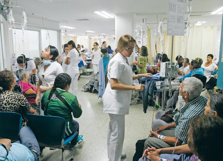Las urgencias del hospital San Vicente Fundación llevan varias semanas con una ocupación por encima del 200%. FOTO El Colombiano