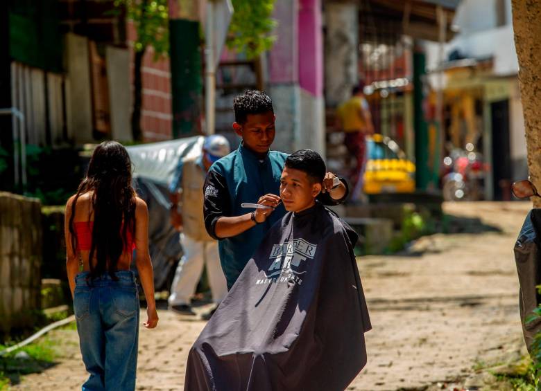 Peluquer As Que Hacen M S Que Cortar El Pelo