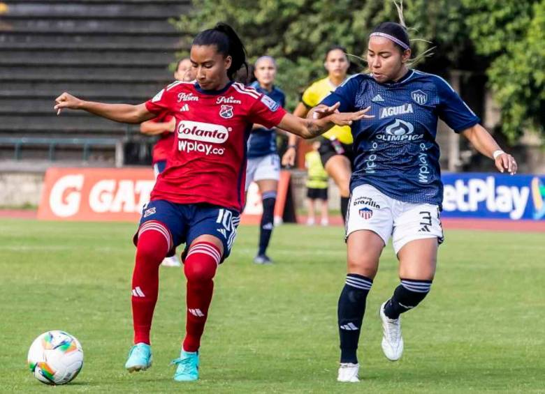 El DIM femenino se mantiene invicto en la Liga y es líder, con 12 puntos. Este sábado se mide en Ditaires a Bucaramanga, a las 5:00 de la tarde. FOTO: Jaime Pérez