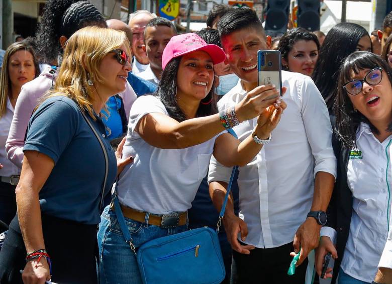 Nairo Quintana paralizó Donmatías y avisó que seguirá ganando