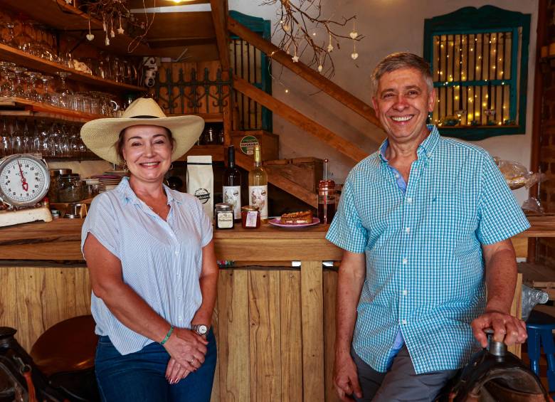 Luz Amparo Ruiz y Gustavo Restrepo rescataron, con su café, un siglo de historia en el corazón de Armenia Mantequilla. FOTO Manuel Saldarriaga