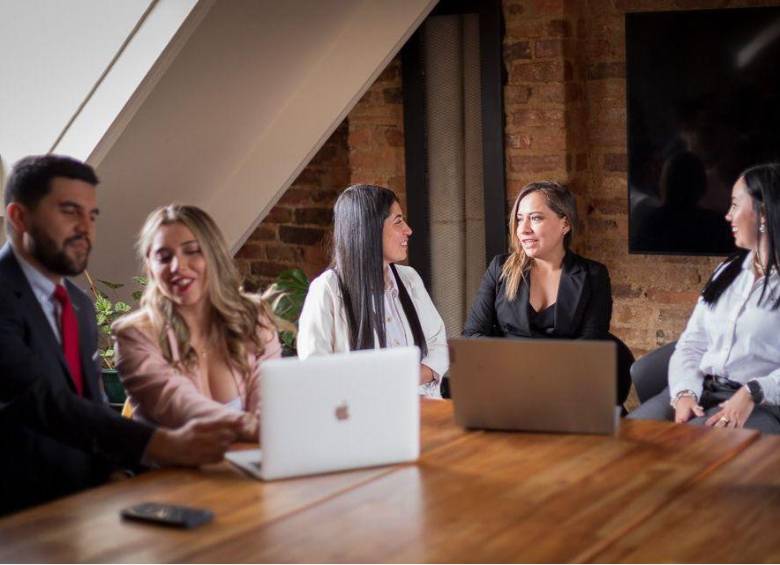 Las áreas laboral, tributaria y contractual son las que más demandan acompañamiento jurídico externo ante el incremento de los controles regulatorios y los riesgos de sanciones para las empresas. FOTO: Grupo Soluciones Legales.