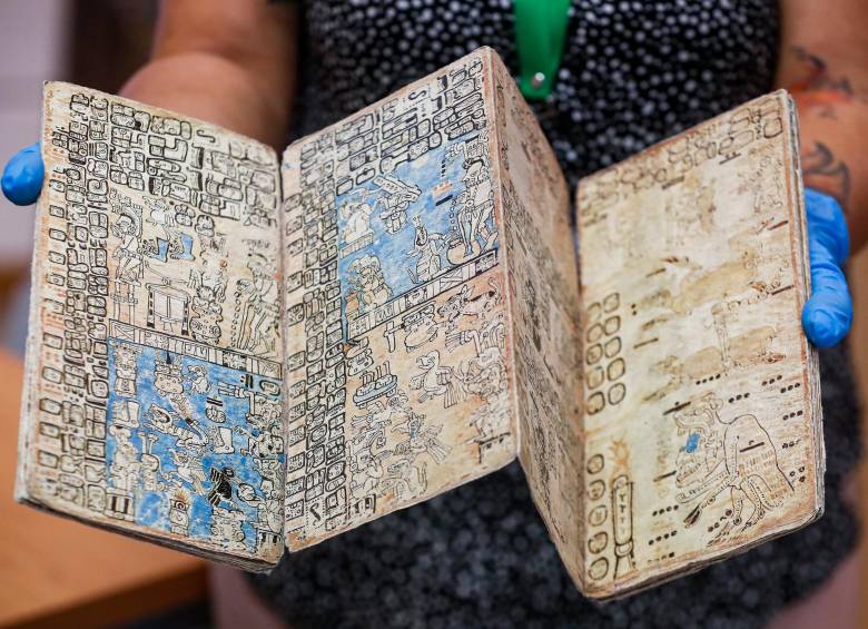 Las bibliotecas también son vigías de la memoria y el patrimonio. FOTO MANUEL SALDARRIAGA.