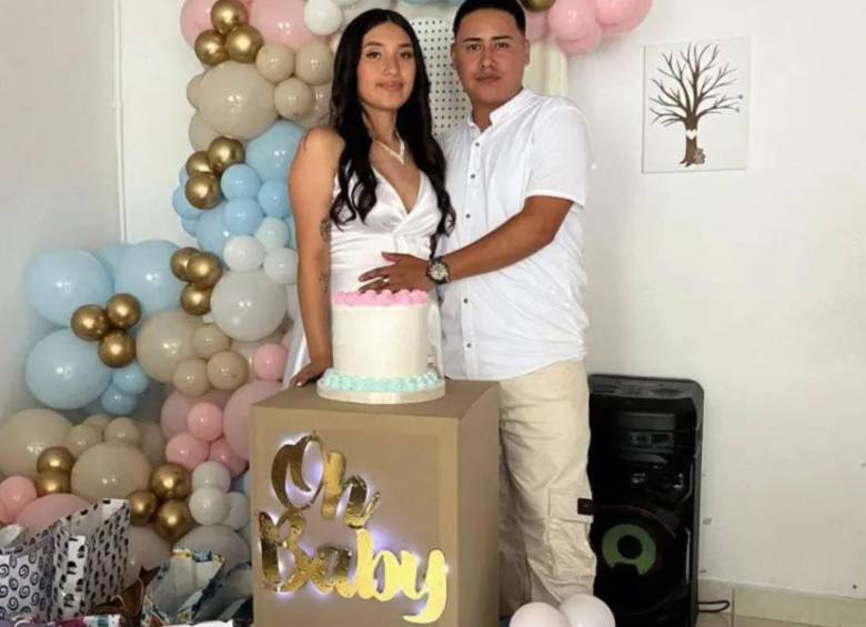 María Camila Potosí Gómez celebrando junto a su pareja el “babyshower” de su bebé. FOTO: Tomada de redes sociales