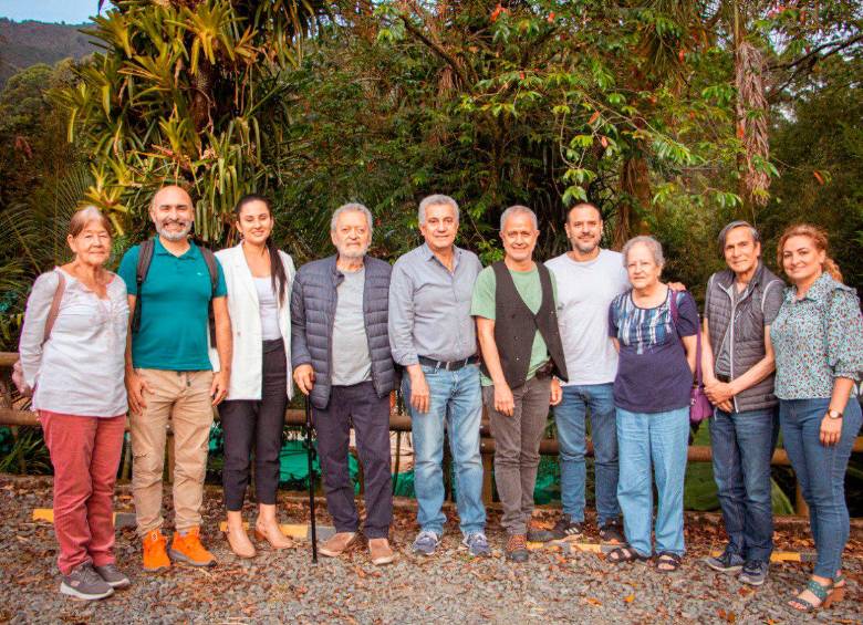 Este es el equipo con el que Luis Bernardo Vélez construyó su propuesta de gobierno. FOTO Cortesía