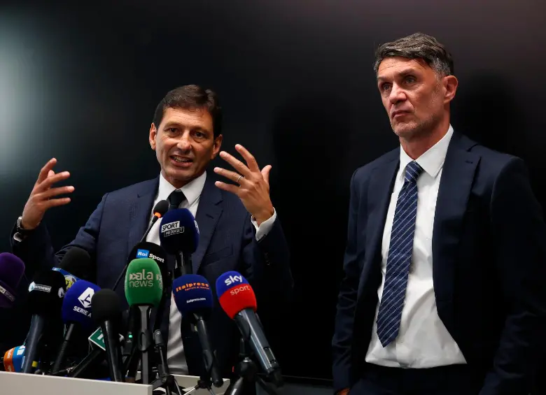 Paolo Maldini y Leonardo cuando fueron anunciado en la dirección deportiva de la Azzurra. FOTO: Getty