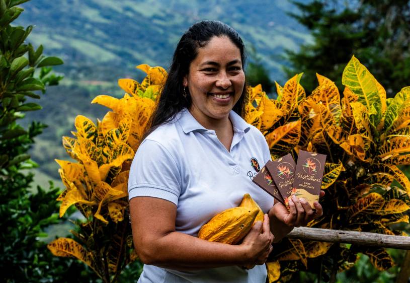 Sandra Quintero combina la producción agrícola con el turismo y la venta en Cacao Primaveral, una iniciativa que muestra lo mejor del proceso. Foto: Julio César Herera