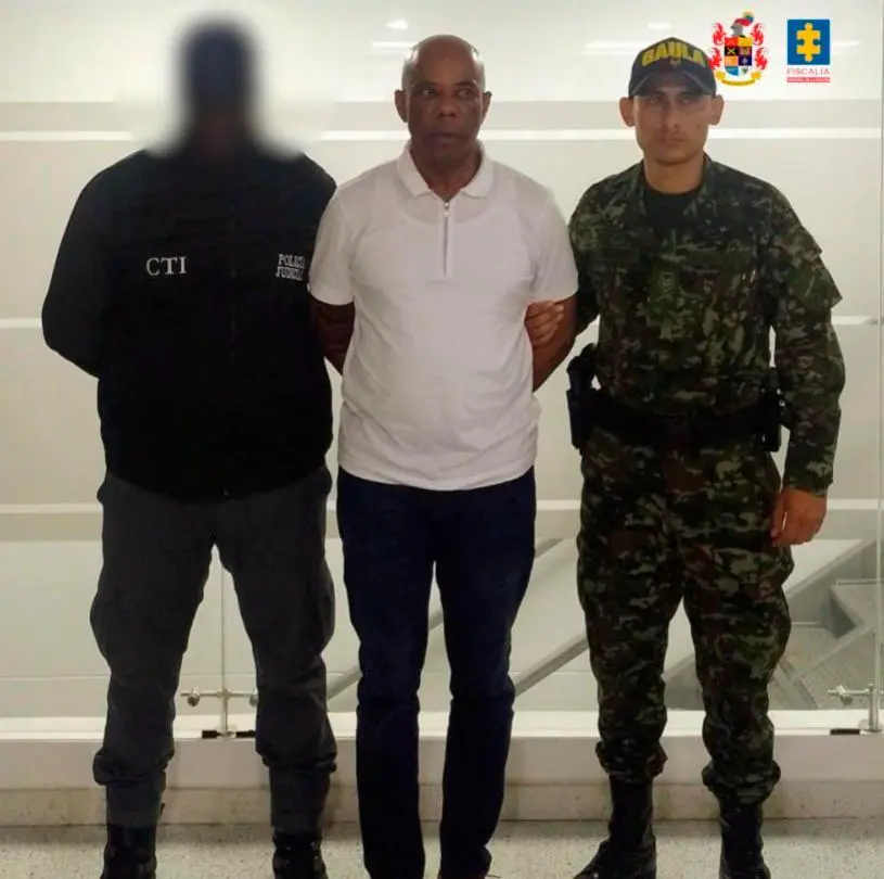 El exgobernador fue capturado junto a otros tres implicados por presuntas irregularidades en un contrato de modernización de aulas. FOTO: COLPRENSA