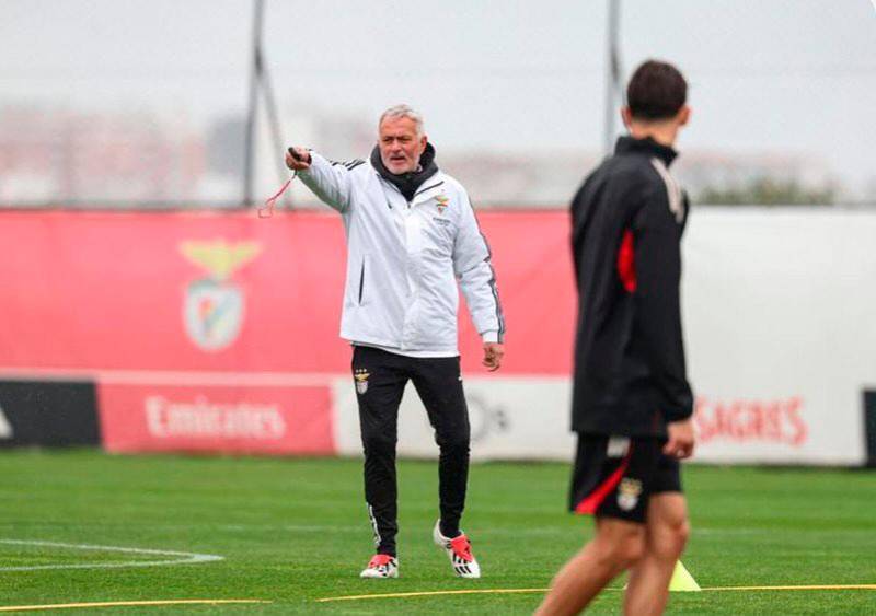 José Mourinho tiene 26 títulos como entrenador profesional. FOTO: INSTAGRAM JOSEMOURINHO