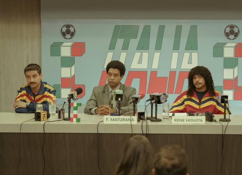 Imagen de “Goles en Contra” en la que aparecen recreados “Bolillo” Gómez, Pacho Maturana y René Higuita. FOTO Cortesía Netflix.