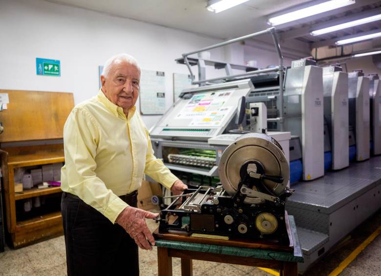 Don Alfonso Quintero es uno de los socios fundadores de la Cooperativa de Impresores (Coimpresores) y se destacó por su visión en la industria gráfica antioqueña. FOTO CAMILO SUÁREZ