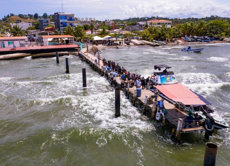 La nueva crisis de migrantes comenzó hace dos meses en Urabá. La mayoría de ellos provienen de Haití. FOTO MANUEL SALDARRIAGA
