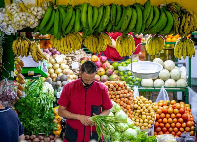 Los alimentos, según el Dane, son la división de gasto que más presiona el bolsillo de los colombianos. FOTO: JUAN ANTONIO SÁNCHEZ