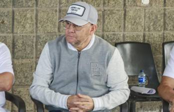 Al centro (de gorra), José Leonardo Muñoz Martínez, alias Douglas. Foto: Manuel Saldarriaga Quintero.