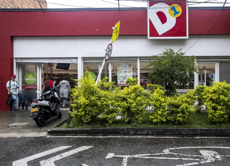Esto se da luego de detectar una serie de irregularidades en la cadena de Tiendas D1, tras visitas realizadas por inspectores laborales a 263 puntos de venta y seis centros de distribución a nivel nacional. Foto: Jaime Pérez 