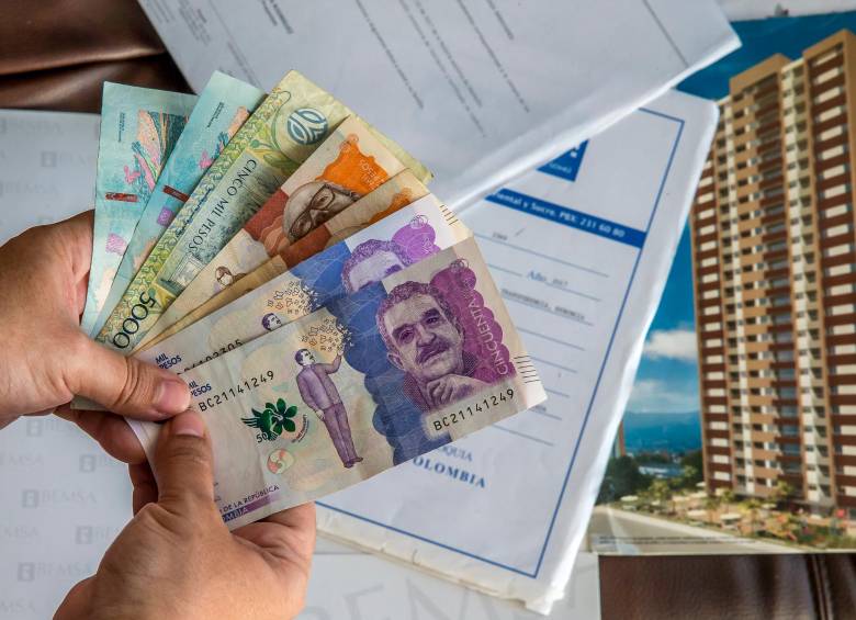 Si empresarios y centrales obreras no logran concertar un acuerdo sobre el aumento del salario mínimo, entonces el Gobierno lo determinará por un decreto. FOTO EL COLOMBIANO 
