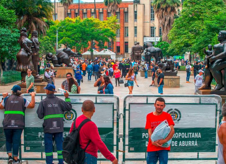 Así lució la Plaza Botero durante gran parte del 2023 en medio de los cerramientos que también se implementaron en Castilla y el Parque Lleras. FOTO ESNEYDER GUTIÉRREZ