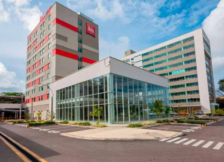 Centro Empresarial Santa María en Apartadó, un complejo de uso mixto con inversión de $63.000 millones que impulsa la consolidación empresarial y el desarrollo urbano en Urabá. FOTO suministrada por Burson