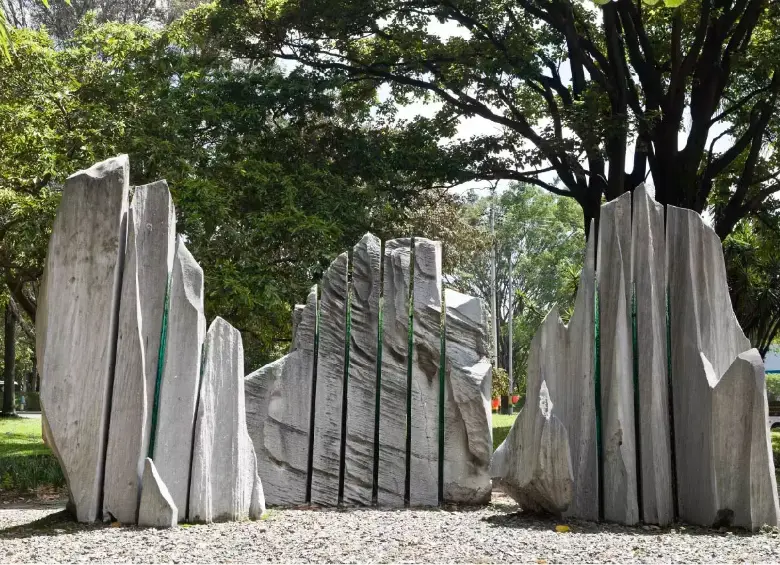 Esta es la obra que reposa en los jardines de la sede de Suramericana. FOTO Cortesía Suramericana