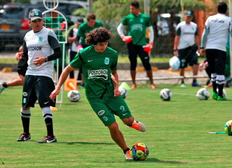 La venta de Juan José Arias confirma a Nacional como una fábrica de defensores: estos son los que vendió desde 2014