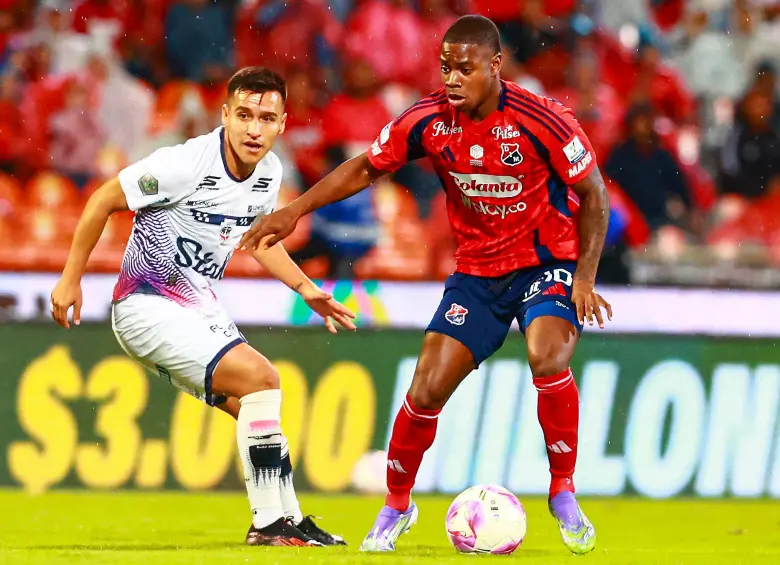 El volante central Halam Loboa es una de los juveniles más destacados del Medellín. Desde el inicio del segundo semestre de 2025 es titular indiscutido. Foto: Manuel Saldarriaga