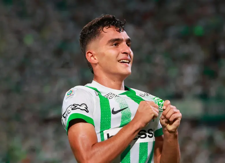 El tercer gol llegó con una joya digna de destacar: el juvenil Juan Rengifo sorprendió a todos con un gol olímpico, demostrando que el talento joven también tiene protagonismo en el equipo verdolaga. Foto: Manuel Saldarriaga Quintero