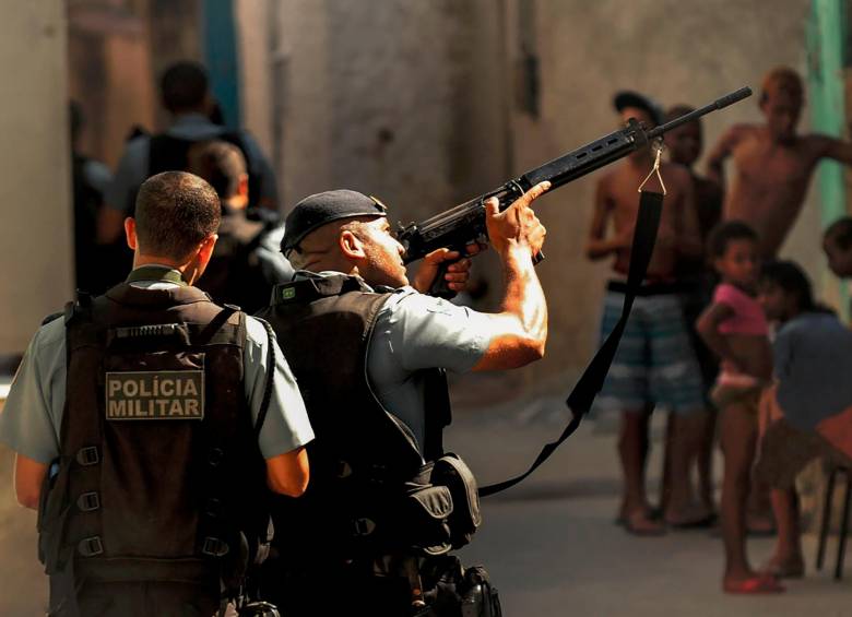 Las tropas élite que combaten el narcotráfico son las más reacias a portar las cámaras a diario, pese a que son la fuerza que más denuncias tiene por atropellos en los barrios brasileros. FOTO GETTY