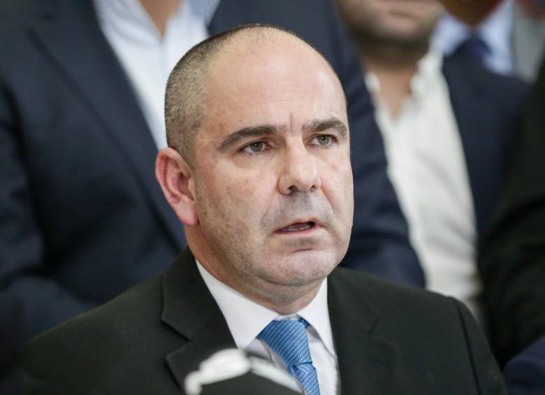 Gabriel Vallejo, director del Centro Democrático, defendió la continuidad del partido y explicó por qué la senadora María Fernanda Cabal continuaría en la colectividad. Foto: Colprensa - Catalina Olaya 