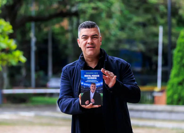 Eduardo Luis acaba de presentar su libro. FOTO Camilo Suárez