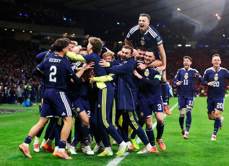 El seleccionado de Escocia celebró con euforia su clasificación a la Copa del Mundo del 2026 tras vencer a Dinamarca. Foto: tomada del x de @ScotlandNT
