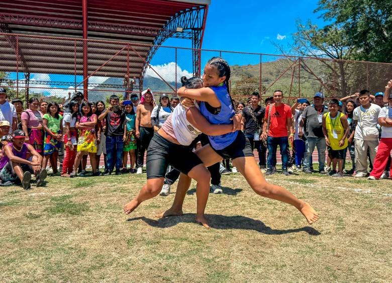 La lucha y los deportes de combate son unos de los más apreciados por la comunidad indígena. FOTO cortesía pueblos indígenas de antioquia