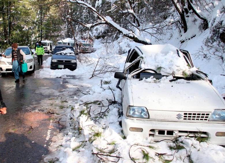 Miles de vehículos se dirigían a un popular destino del país asiático. FOTO: EFE.
