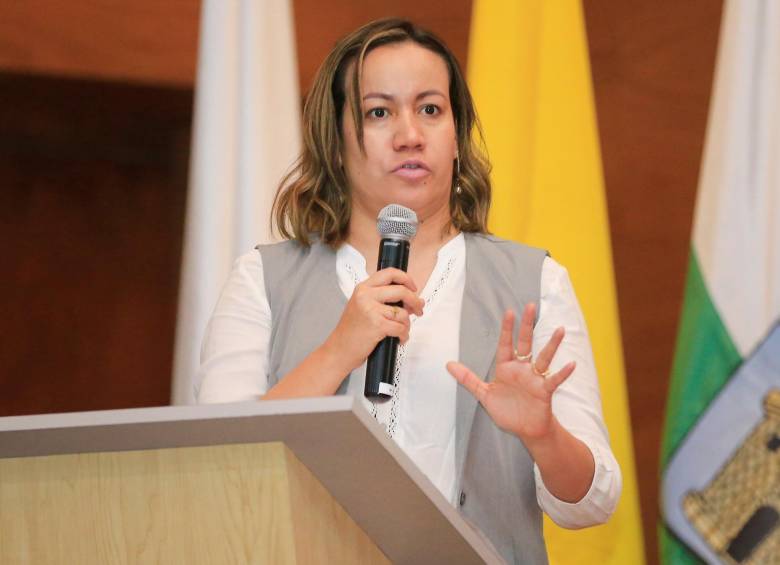 La ministra de Salud, Carolina Corcho, dio un parte de tranquilidad sobre la escasez de medicamentos. FOTO: Esneyder Gutiérrez