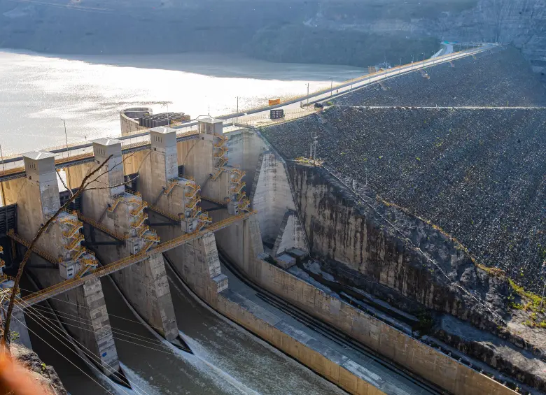 EPM señaló que la presa continúa con su estructura intacta y que las filtraciones son menores en comparación con otras centrales de la empresa. FOTO: Esneyder Gutiérrez. Archivo El Colombiano