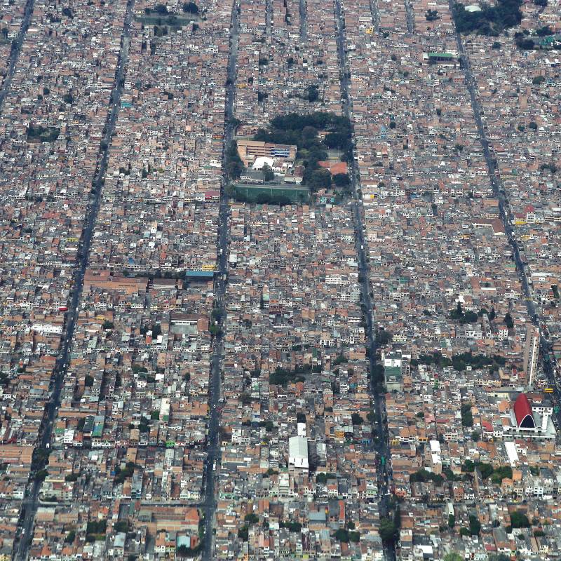 Aumentar las zonas de espacio público es una de las metas del Plan de Ordenamiento Territorial (POT), que este año se está modificando en el Concejo de Medellín FOTO Manuel Saldarriaga