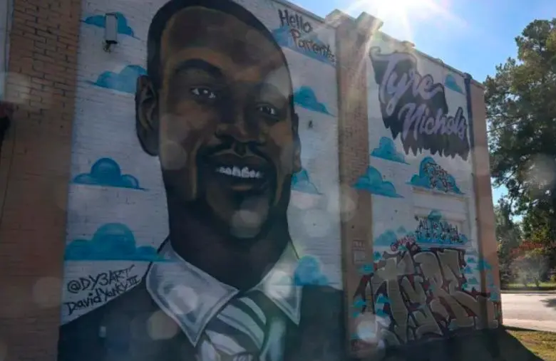 Un mural en honor a la víctima, Tyre Nichols, en la ciudad de Memphis. FOTO: Getty.