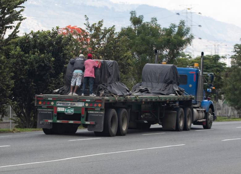 Los hechos ocurrieron finalizando la tarde de este sábado 14 de febrero en la autopista norte a la altura de Niquía. 