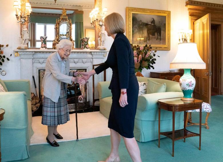 Truss se reunió el 6 de septiembre con la Reina Isabel II. FOTO Efe