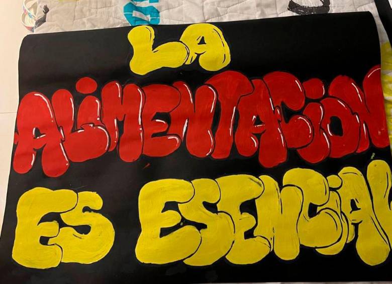 Con pancartas como estas los estudiantes protestan de forma pacífica. FOTO: CORTESÍA