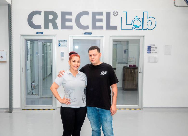 Camilo y Lina, su madre, son los fundadores de Crecel. 