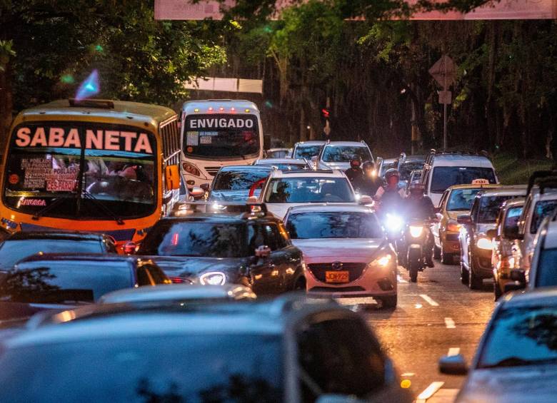 Entre 2017 y 2023 el uso del transporte público colectivo (buses) presentó un descenso de 2% al pasar de 18% a 16%. FOTO: CAMILO SUÁREZ