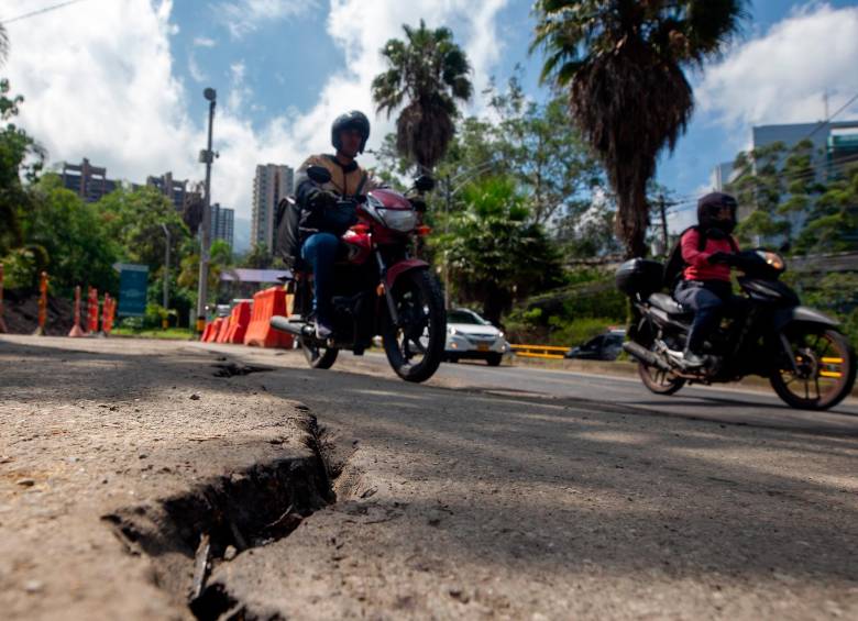 La falla geológica se reactivó a inicios de julio, dejando varias grietas a lo largo del corredor que une a Medellín con el Oriente. FOTO: Camilo Suárez.