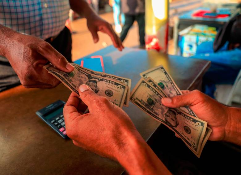 El dólar en Colombia sigue por debajo de los 4.000 pesos. FOTO EL COLOMBIANO. 