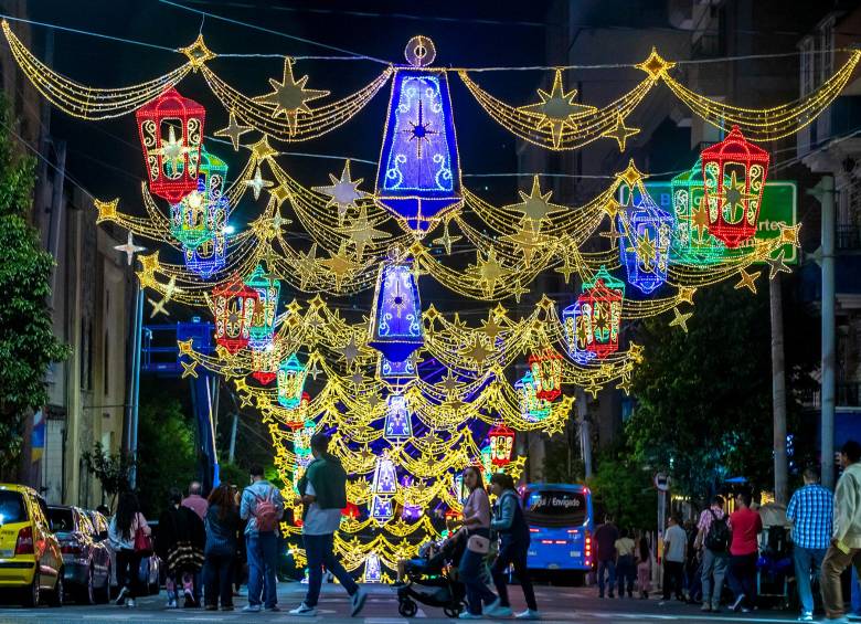 Más de 12.000 figuras brillan en 10 kilómetros de recorrido, invitando a propios y visitantes a disfrutar una Navidad llena de tradición y color este municipio del sur del Valle del Aburrá. Foto: Juan Antonio Sánchez