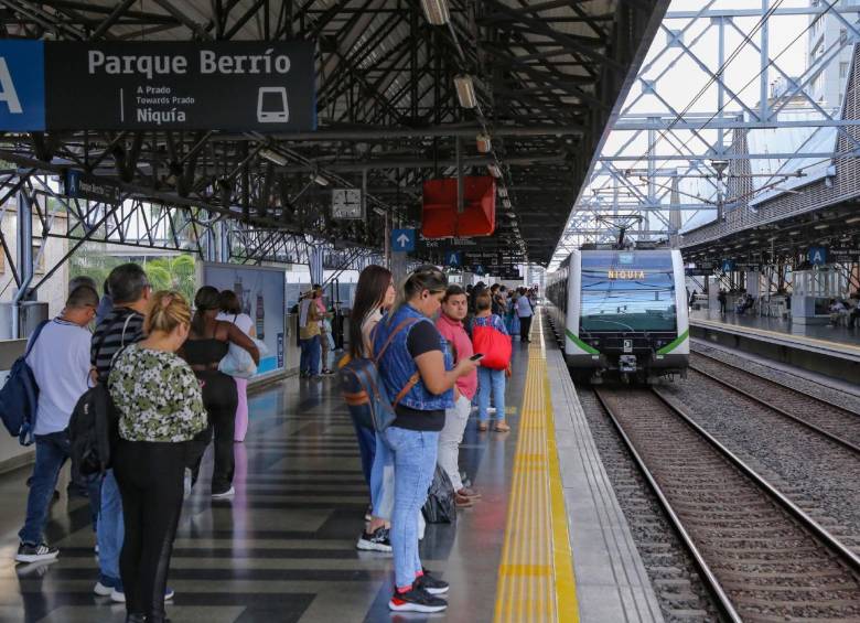 Hay algunas líneas y rutas en las que no aplica la tarifa de $0 para este domingo 8 de marzo. FOTO Metro de Medellín.